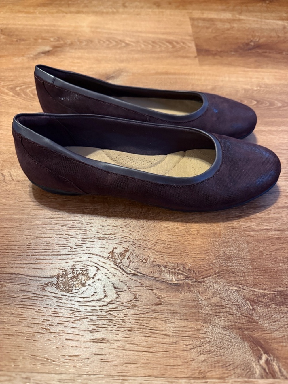 Clarks Women's Plum Suede Cushioned Flats - Picture 2 of 7
